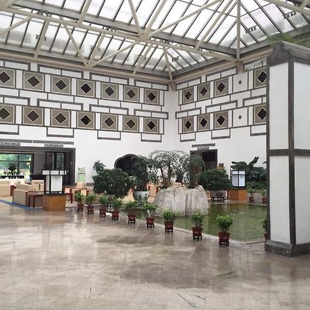 Fragrant Hill Hotel Beijing Exterior photo
